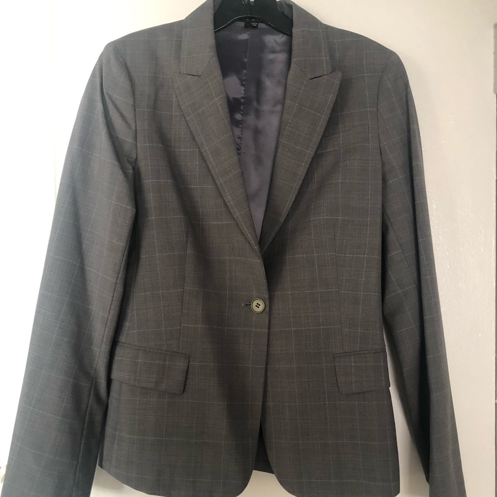 Theory suit